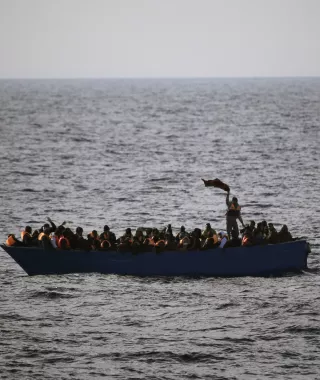  	Τυνησία: Τα πτώματα 14 μεταναστών εντοπίστηκαν στις ακτές της νήσου Τζέρμπα 