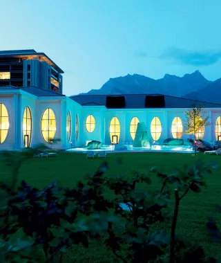 Ντοκιμαντέρ Amazing Hotels: Life Beyond the Lobby - Grand Resort Bad Ragaz, Ελβετία - Το Σάββατο στον ΣΚΑΪ - Δείτε το trailer