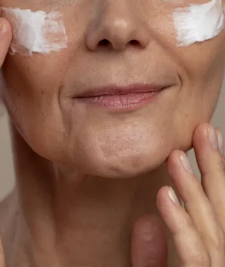 Γήρανση του δέρματος: Τα διακριτικά σημάδια που εμφανίζονται πολύ πριν από τις ρυτίδες