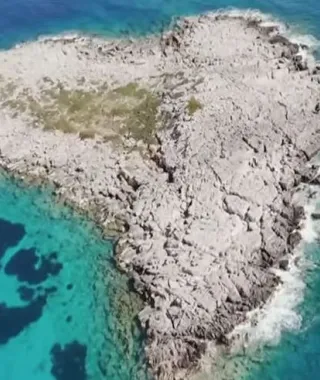 Σαπιέντζα: Ένα νησί σε σχήμα καρδιάς