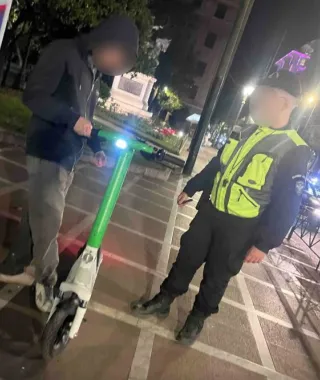 Εξόρμηση της Τροχαίας για τα ηλεκτρικά πατίνια: 135 παραβάσεις για κράνος και αλκοόλ -μόνο-στην Αττική