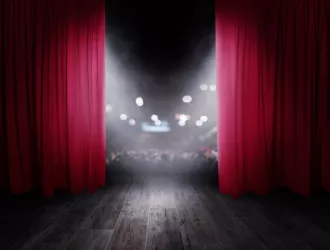 Θέατρο: Οι παραστάσεις που προλαβαίνετε να δείτε πριν «κατέβουν» 