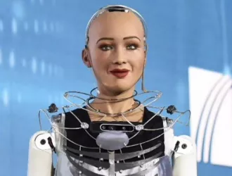 Στο Ηράκλειο η Sophia, το διασημότερο ανθρωπόμορφο ρομπότ