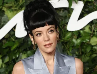 Λίλι Άλεν: Το πορτρέτο της για το «West End Girl» στην Εθνική Πινακοθήκη του Λονδίνου