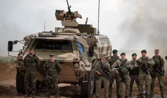 Γερμανικός Στρατός στρατιώτες όχημα