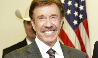 Ποιος ήταν ο εμβληματικός Τσακ Νόρις