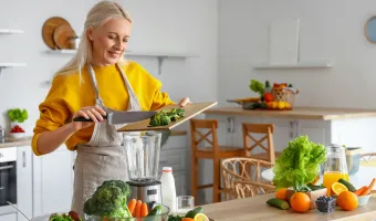 7 θρεπτικά συστατικά που σου είναι ακόμη πιο απαραίτητα όσο μεγαλώνεις