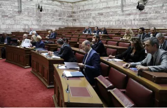 «Γαλλικά» και αντιπαραθέσεις στη Βουλή για την προανακριτική Παπαγγελόπουλου. Οι διάλογοι