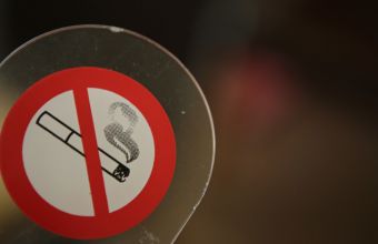 Ιταλία: Σκέψεις για απαγόρευση καπνίσματος κι ατμίσματος και σε ανοικτούς χώρους