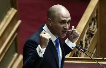 Κυβερνητικές πηγές για Μπογδάνο: «Όταν είχαμε πει κίτρινη κάρτα, το εννοούσαμε»