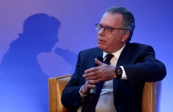 Συνάντηση Κουμουτσάκου με τον Γάλλο Πρέσβη για το μεταναστευτικό