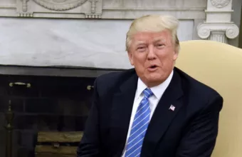 Σάλος για την «παρασημοφόρηση» του Τραμπ στον σκύλο που κυνήγησε τον Μπαγκντάντι (pic)