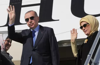 Ερντογάν: Είμαι θετικός στη μετάλλαξη Όμικρον εγώ και η Εμινέ