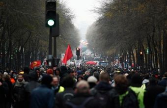 Παρίσι: Επεισόδια στη διαδήλωση κατά της μεταρρύθμισης του συνταξιοδοτικού