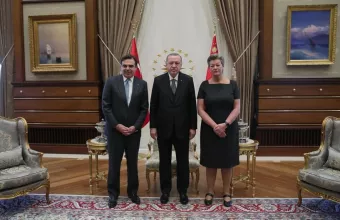 Κομισιόν: Προσηλωμένη η ΕΕ στην εφαρμογή όλων των πτυχών της συμφωνίας με την Τουρκία