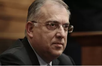 Κορωνοϊός : Έκτακτα μέτρα ανακοίνωσε ο Θεοδωρικάκος- Τι ισχύει για δημοσίους υπαλλήλους