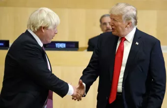 Ο Τραμπ βλέπει στη νίκη του Τζόνσον ένα καλό σημάδι για επανεκλογή του το 2020