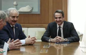 Χαφτάρ προς Αθήνα: Να κάνουμε συμφωνία για την ΑΟΖ όπως με την Ιταλία (φωτό) 