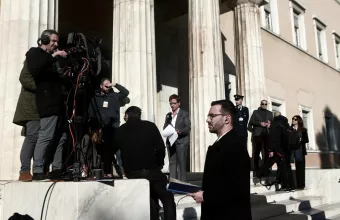 Νομοσχέδιο Παιδεία: «Θερμή» ημέρα με αρχηγούς μέσα στη Βουλή και διαδηλωτές απ' έξω