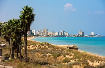 Πρόκληση από Ερντογάν-Τατάρ σε Αμμόχωστο: Aνοίγουν μέρος της παραλίας των Βαρωσίων