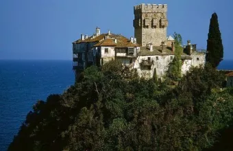 Κορωνοίος: Περιοριστικά μέτρα στο Άγιο Όρος -10 επισκέπτες ανά Μονή