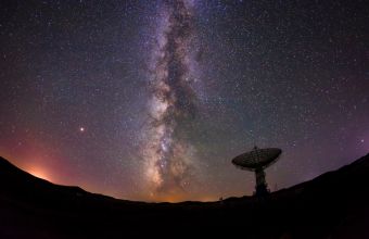 Εντοπίστηκε νέα μυστήρια ραδιοσυχνότητα: Μας στέλνουν σήματα οι εξωγήινοι;