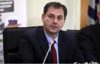 Θεοχάρης στο POLITICO: «Τα πρωτόκολλα υγείας μας είναι πολύ αυστηρά»