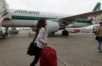 Κορωνοϊός: Η Alitalia αναστέλλει όλες τις πτήσεις από και προς το Μιλάνο