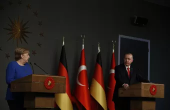 Ερντογάν σε Μέρκελ: Ζήτησε αναθεώρηση της συμφωνίας Τουρκίας – ΕΕ 