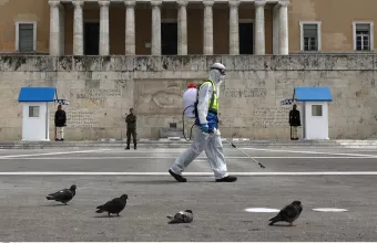 Κυβέρνηση για κορωνοϊό: Ο μέσος όρος των κρουσμάτων επιδεινώθηκε από τα εγχώρια κρούσματα