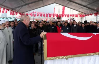Al Monitor: Ο Ερντογάν «έφερε πιο κοντά» Άσαντ – Χαφτάρ – Αντιμετωπίζει αδιέξοδο στη Λιβύη; 