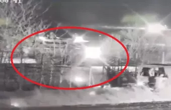 Έβρος: Mε γάντζους και τεθωρακισμένα προσπαθούν να ρίξουν το φράχτη (vid) – Γιατί ανάβουν φωτιές 