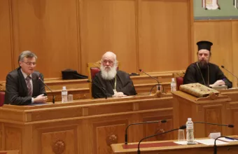 Ανοιχτές οι Εκκλησίες για προσευχή και λιτή τέλεση Θείας Λειτουργίας. Αναβάλλονται γάμοι-βαπτίσεις