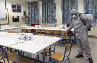 Ποια σχολεία αναστέλλουν τη λειτουργία τους λόγω κορωνοϊού και μέχρι πότε