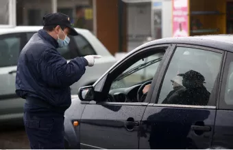 Κορωνοιός- Λάρισα: Έκτακτα μέτρα στον Αμπελώνα- Κλειστή εστίαση από τις 23:00 και μάσκες παντού