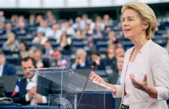 Αυστηρό μήνυμα της Κομισιόν: Η Τουρκία να απομακρύνει  τους μετανάστες από τα ελληνικά σύνορα