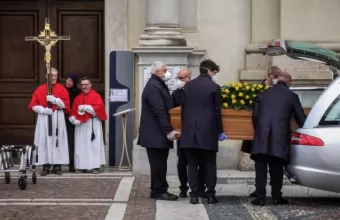 Κορωνοϊός - Δήμαρχος Μπέργκαμο: Αδειάσαμε από φέρετρα - Η συγκλονιστική φωτό