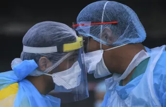 Διεθνής μελέτη με συμμετοχή ΕΚΠΑ: Πώς επιδρά ο κορωνοϊός στην ψυχολογία των επαγγελματιών υγείας