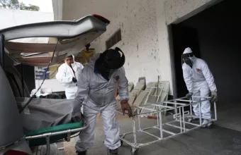 Κορωνοϊός: Γιατί δεν ελέγχθηκε όπως ο SARS αλλά συνεχίζει να εξαπλώνεται