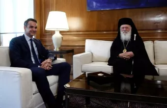 Επικοινωνία Μητσοτάκη -Ιερώνυμου: Η Εκκλησία ακολουθεί τις υποδείξεις των αρχών- Προέχει η υγεία 