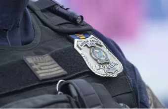 Η μεγάλη αδιέξοδος του Πάσχα: Κιάλια νυχτερινής όρασης, drones, μπάρες νερού για να μείνουμε σπίτι