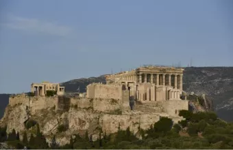 Μείωση του ύψους των κτιρίων γύρω από την Ακρόπολη προτείνει το υπουργείο Περιβάλλοντος