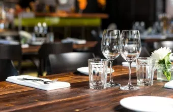 Εστίαση: Ανοίγουν 25 Μαΐου μπαρ, εστιατόρια, καφετέριες - Το «ναι» των λοιμωξιολόγων