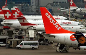 «Παραλογισμός»: Να μη χρειάζονται τεστ Covid οι εμβολιασμένοι Βρετανοί ζητούν ταξιδιωτικοί κολοσσοί