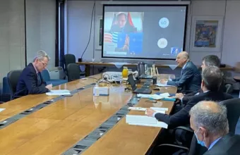 Διαβουλεύσεις για Λιβυκό: Επικοινωνία Δένδια με τον πρέσβη των ΗΠΑ στη Λιβύη