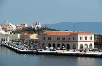 Άρση μέτρων: Ελεύθερη η μετακίνηση στα νησιά - Άνοιξαν εστιατόρια, καφέ