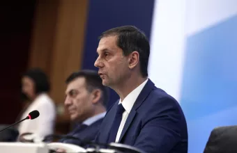 Θεοχάρης: Χωρίς τεστ και καραντίνα οι τουρίστες από το εξωτερικό