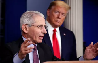 Φάουτσι: Ποτέ δεν ζήτησε ο Τραμπ επιβράδυνση των τεστ κορωνοϊού