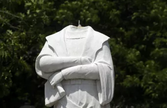 ΗΠΑ: Συνεχίζονται οι αντιρατσιστικές κινητοποιήσεις - Διαδηλωτές βανδάλισαν αγάλματα του Κολόμβου