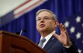 Γερουσιαστής Μενέντεζ για Αγία Σοφία: Να αλλάξει πορεία ο Ερντογάν 